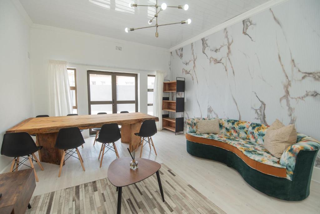 Summerstrand House | Nine on Second