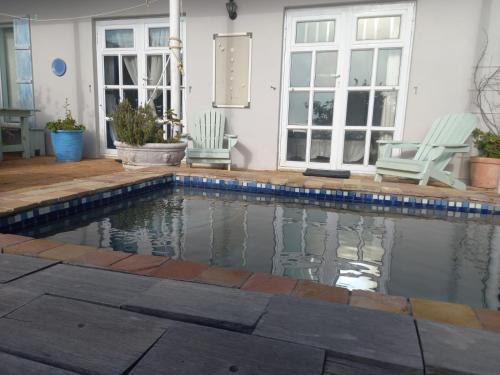 Simon's Town House | Oceanview Sunrise Beach Villa