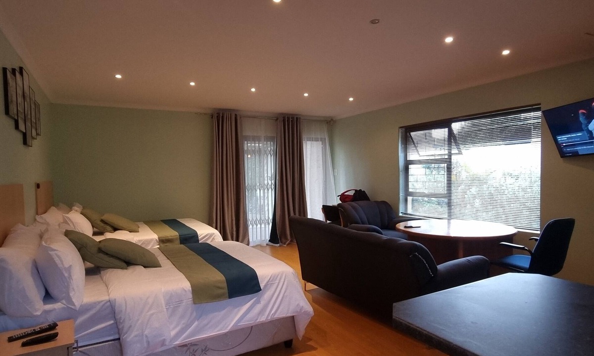 Eikenbosch House | Ojong's Self-Catering Accommodation