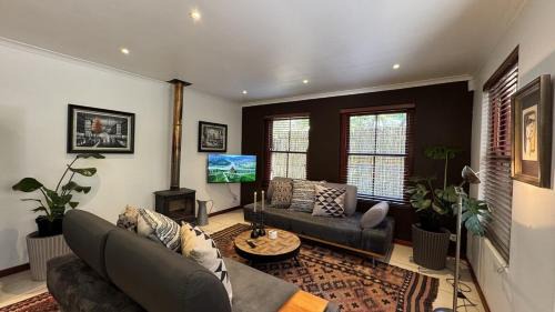 Riebeek Kasteel House | Ommi Hoek Cottage with Wood Fired Hot Tub