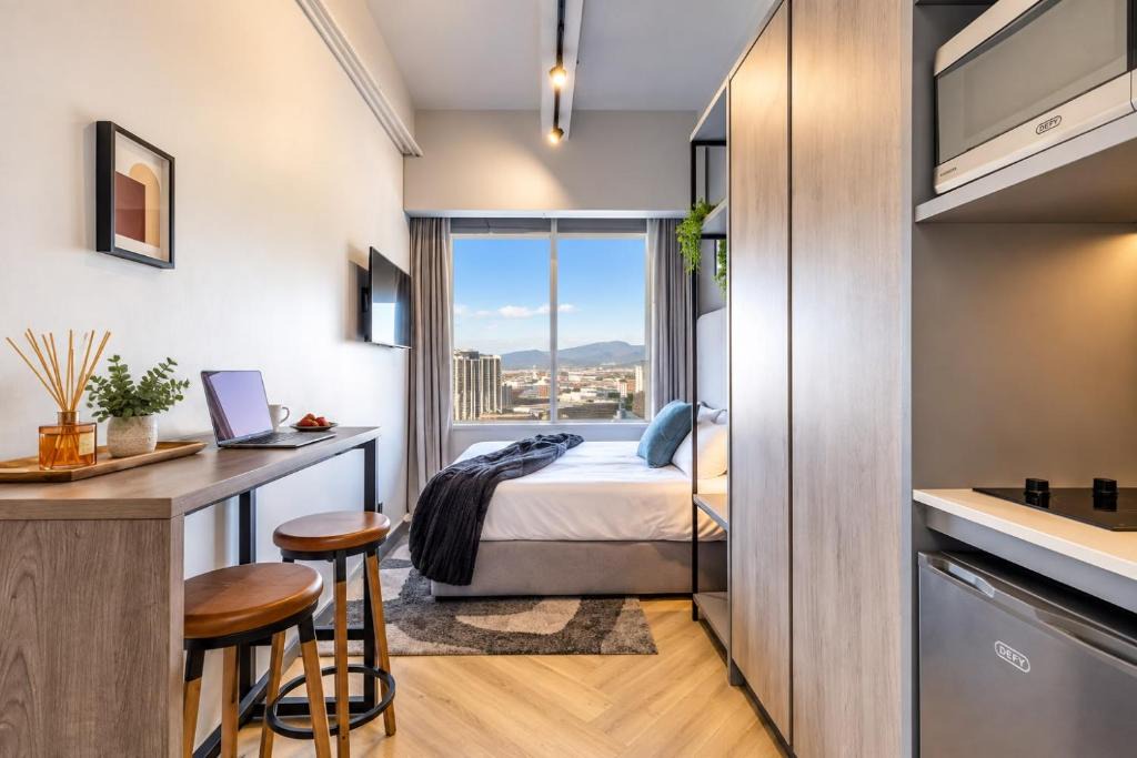 Cape Town City Centre Apartment | One Thibault Hotel - Cape Town International Airport 19 km