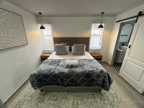 Port Elizabeth Central Apartment | Opulent Escape Secret Nest