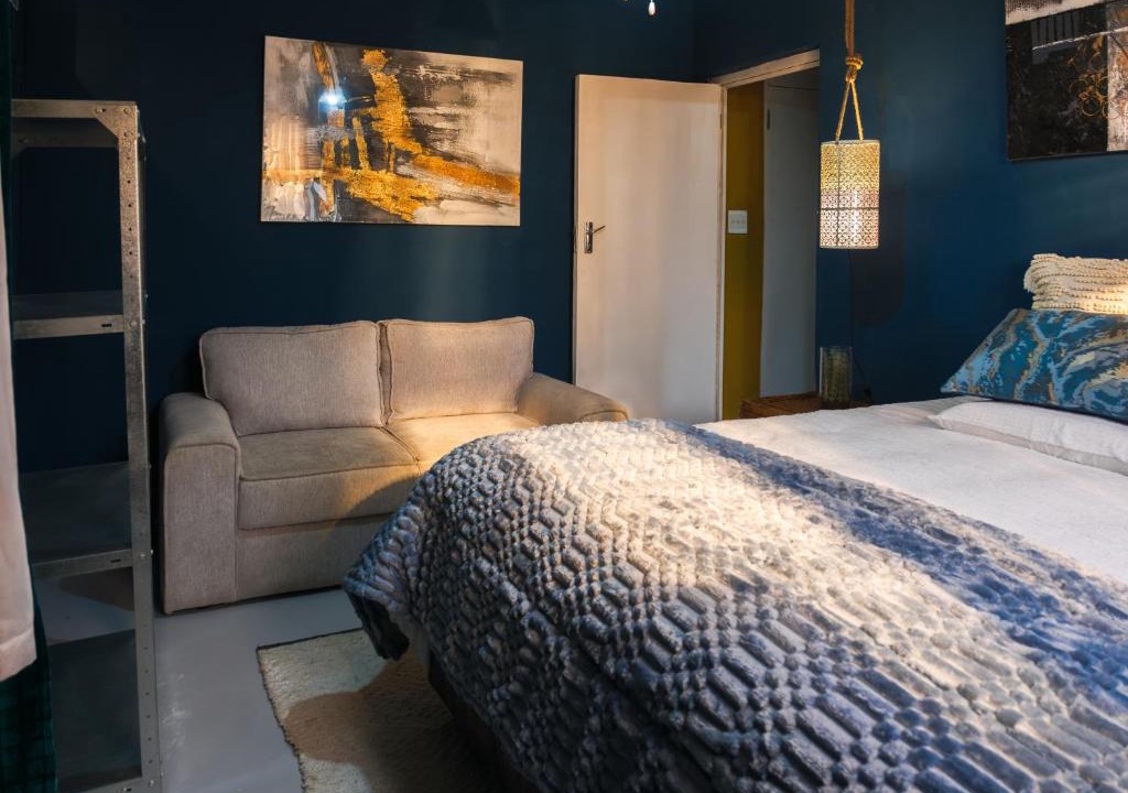 Paarl Apartment | Overnight at Mojo's
