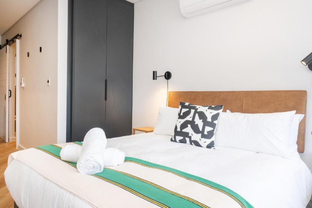 Paarl Apartment | Paarl Superior Studio 231 - With Onsite Parking & Comforts