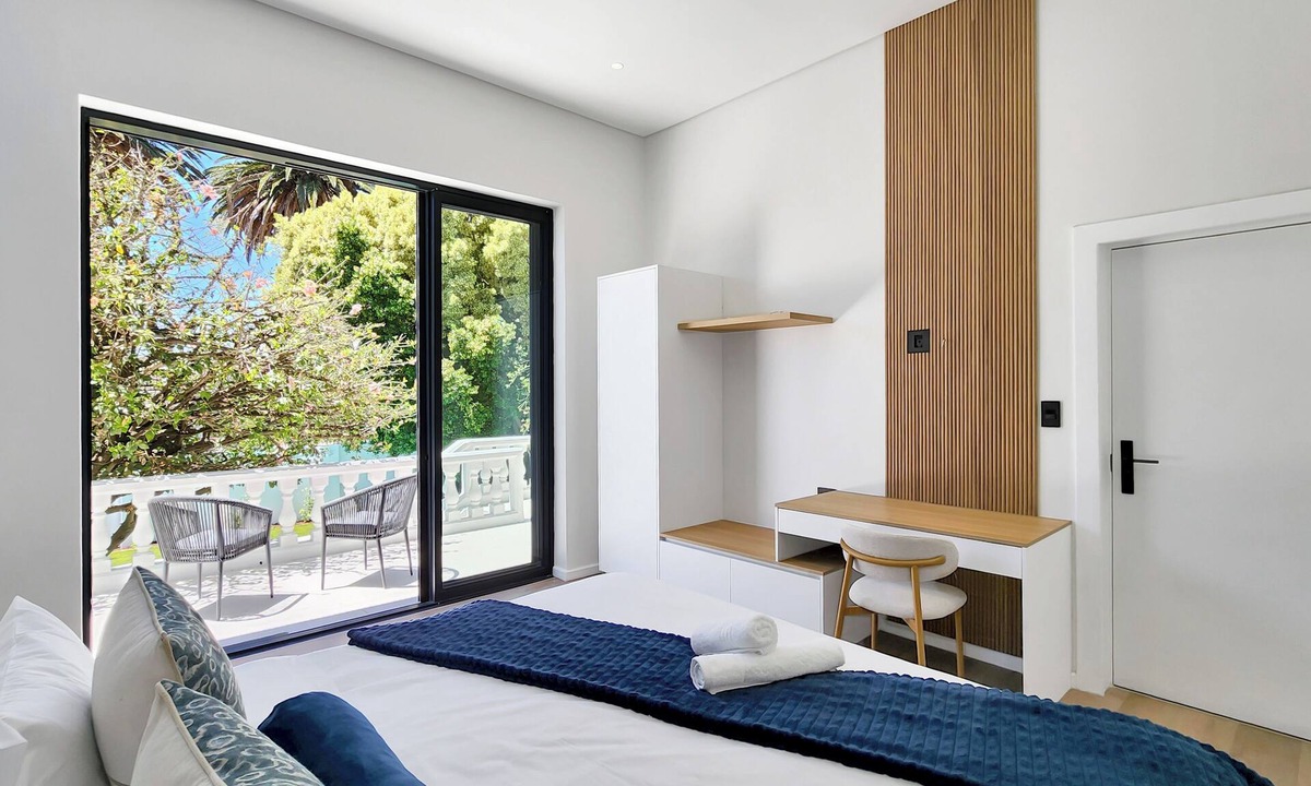 Green Point House | Palm Paradise