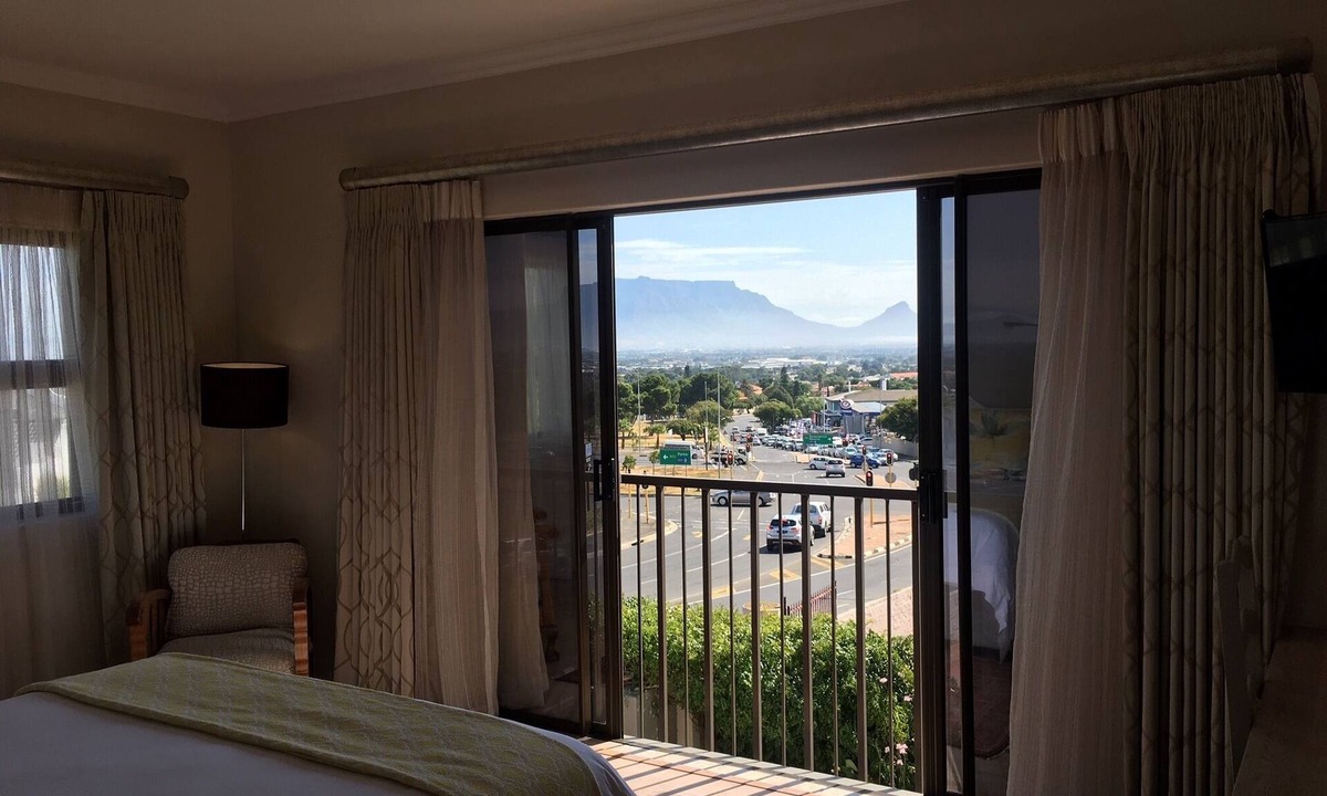 Trawal Bed & Breakfast | Paperbark Manor