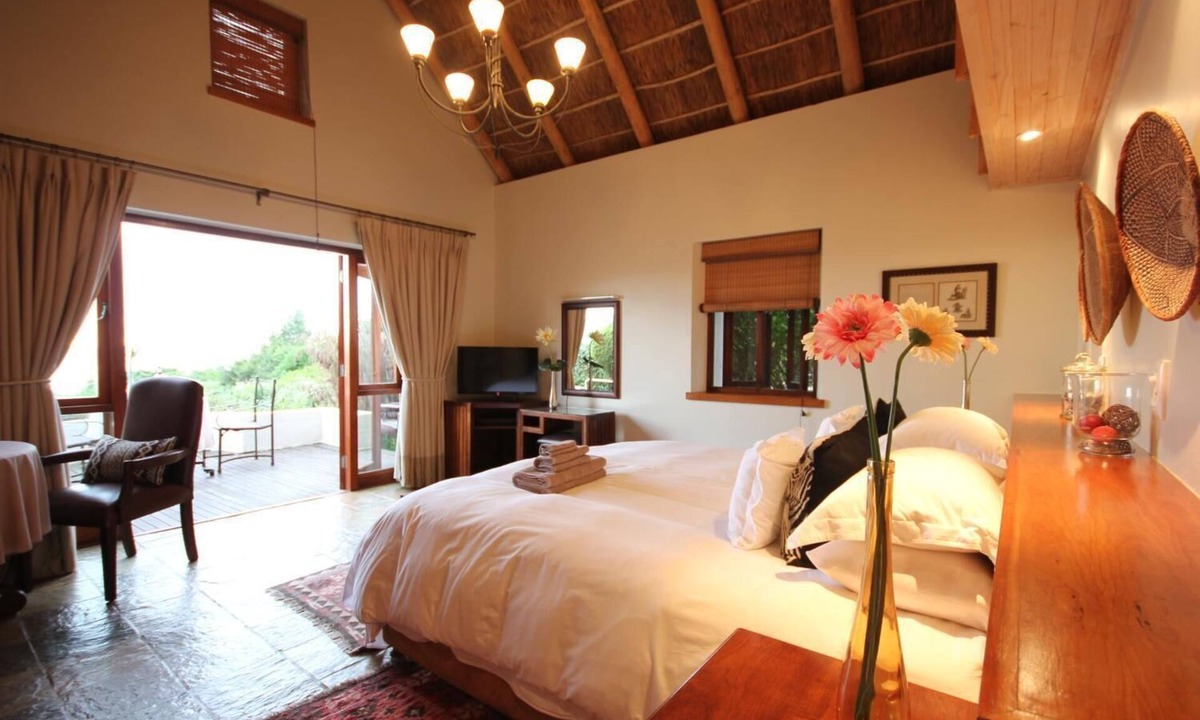 Victoria Bay House | Paradise Cove Country House