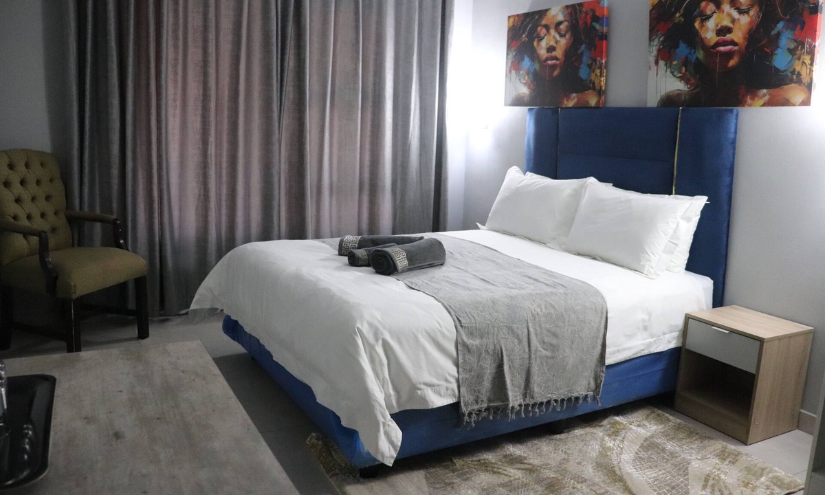 Centurion House | Peaceful n Central location nFast WiFi & workspacen 24/7 security cameras