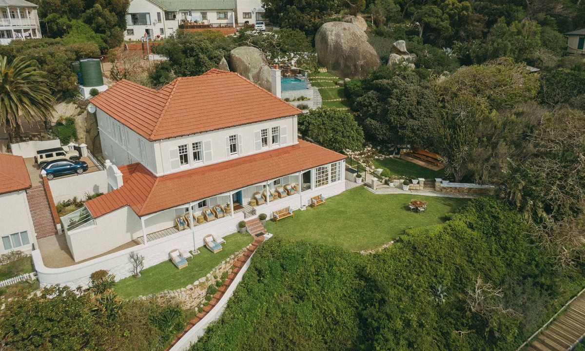 Simon's Town Villa | Penguin House A heritage home by the sea, with penguins for neighbours