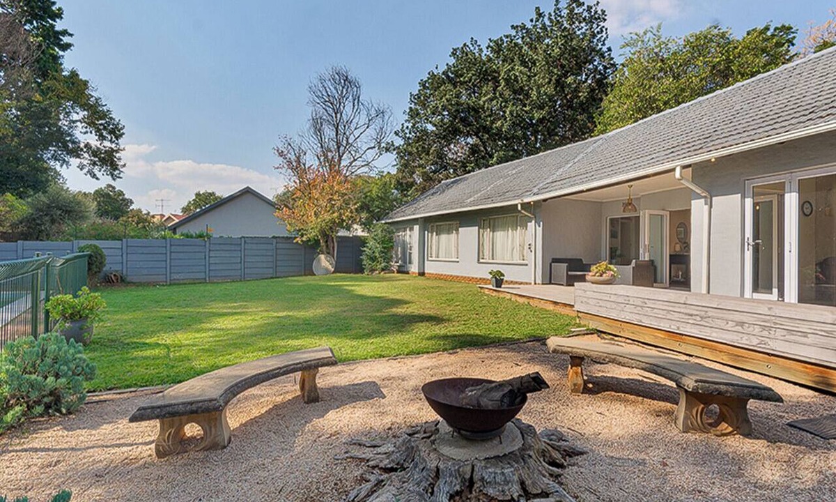 Greater Johannesburg Metropolitan Area House | Perfect 4-bedroom house in lovely Randburg for your getaway