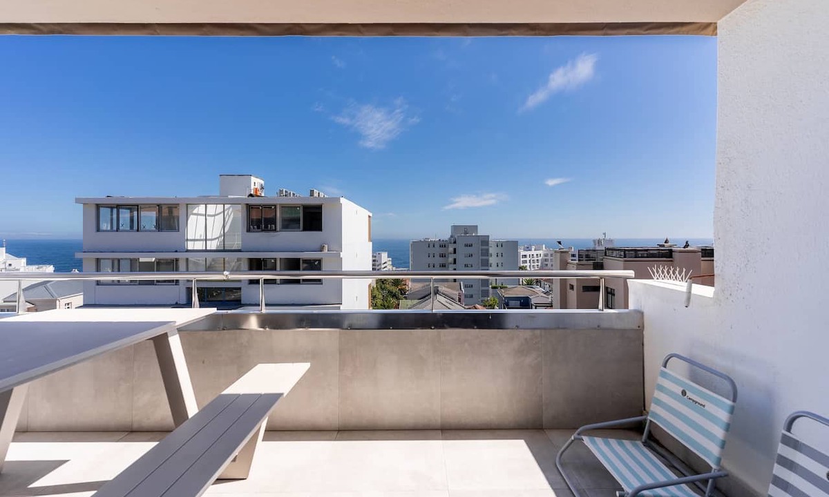 Sea Point Apartment | Perfect Location, Views - Bantry Bay Pearl Apt