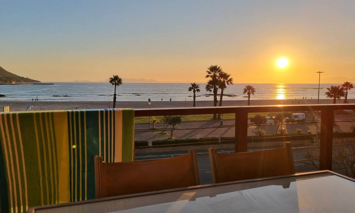 Gordons Bay Central Apartment | Perfect Sea View 2-bedroom apartment with AC on Gordon's Bay's Beach front