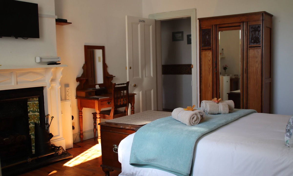 Robertson House | Petal's Place Guest House