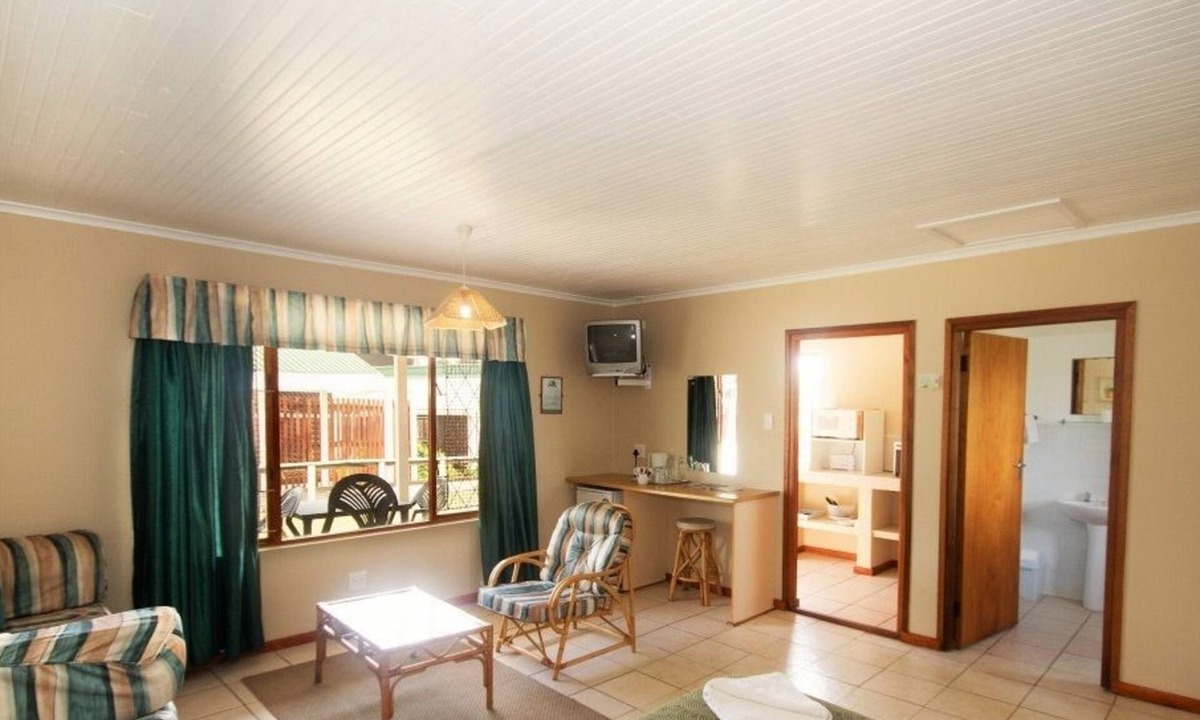 Port Elizabeth Hotel | Pine Lodge Resort