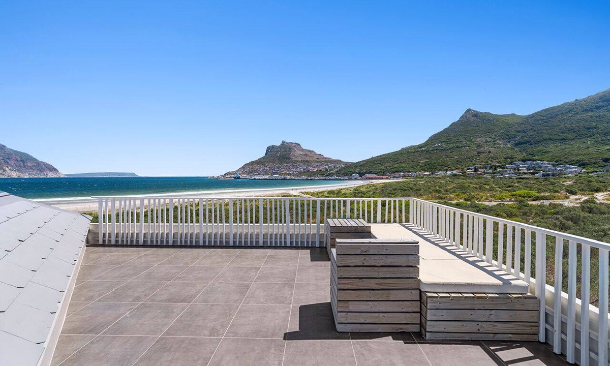 Hout Bay House | PINGU Beachhouse | Beachfront Villa with Hot Tub, Ocean Views & Beach Access