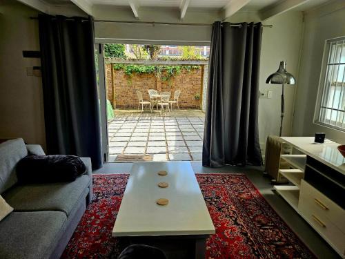 Stellenbosch Central Apartment | PinotageLuxuryCollection 9A Herte Suite