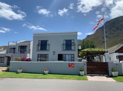 Voelklip House | Pura Vida Hermanus