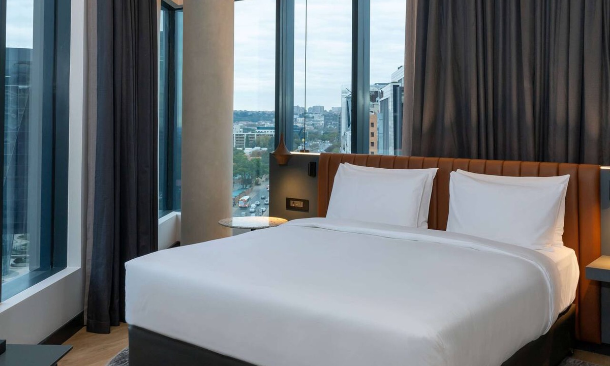 Greater Johannesburg Metropolitan Area Hotel | Radisson RED Hotel, Johannesburg Rosebank