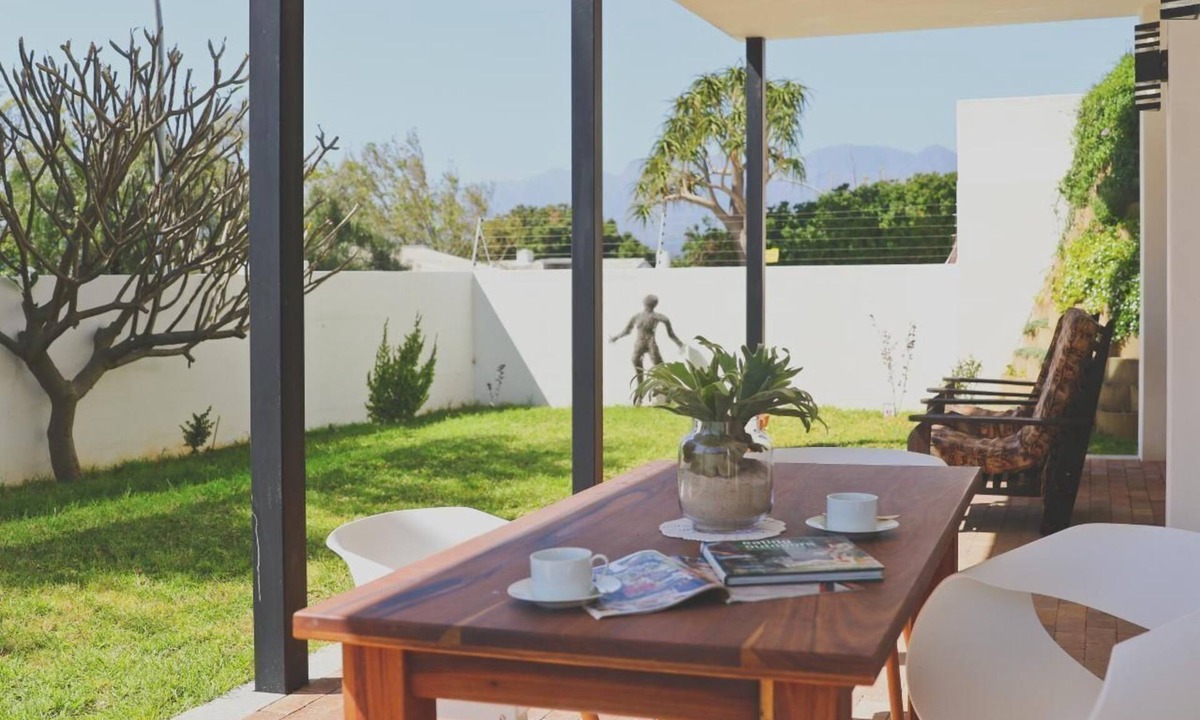 Gordons Bay Central Apartment | Red Rock Ocean View Villa - Captain's Apartment