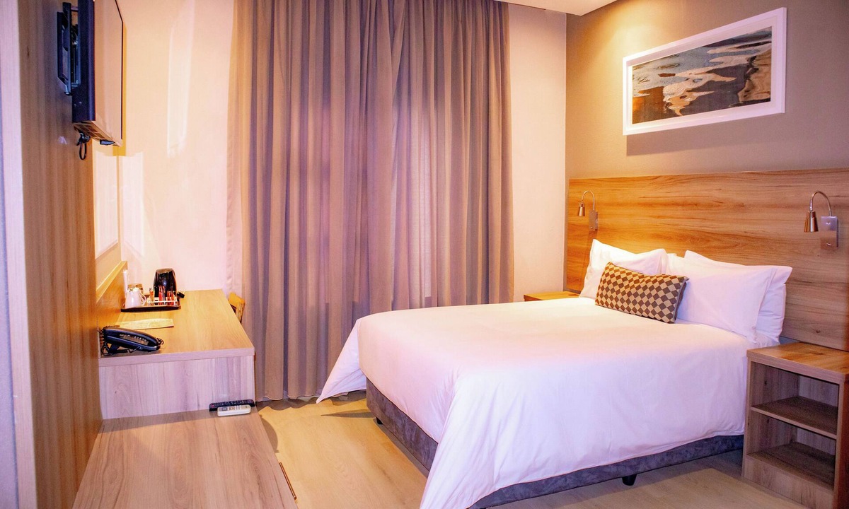 Greater Johannesburg Metropolitan Area Hotel | Regal Inn Hotel