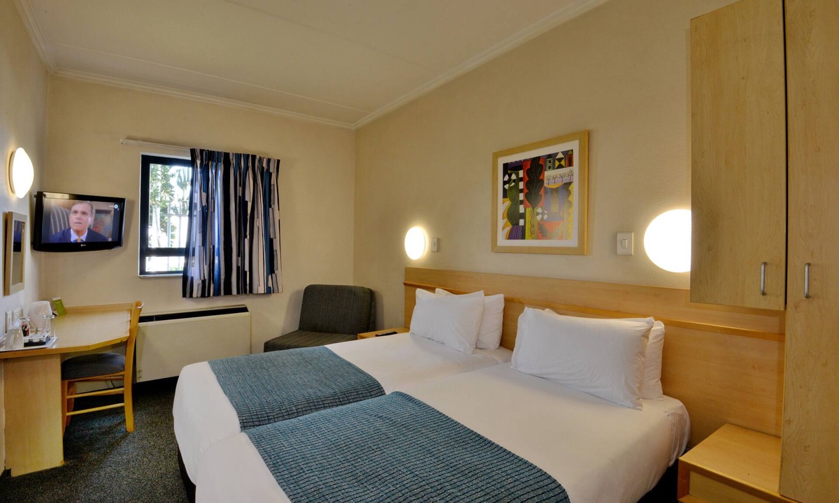 Zwartkop Hotel | Road Lodge Centurion