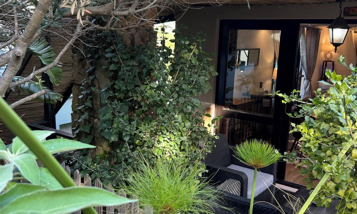 Hout Bay Cottage | Romantic Storybook Cottage in Hout Bay