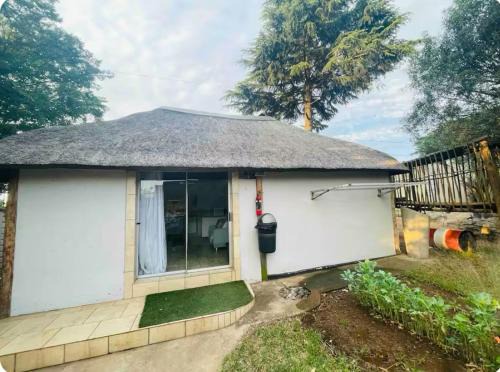 Benoni Apartment | Rondavels