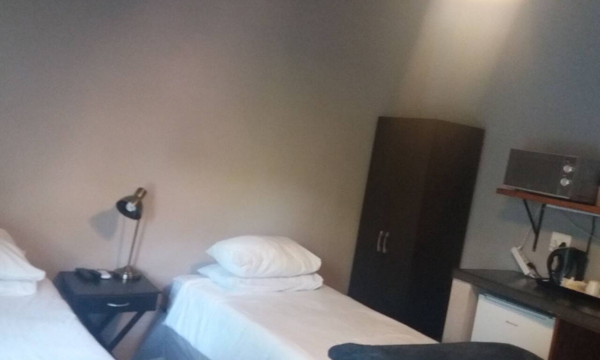 Lephalale House | Room-old Farmhouse for 3 in Limpopo Prov