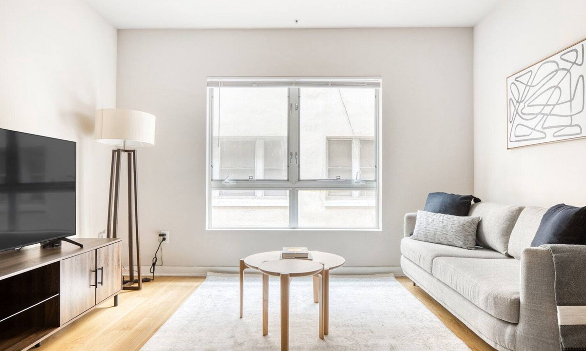 City West Apartment | Roomy Downtown 2BR w/ Pool, W/D & Gym, near 7th St Metro, by Blueground