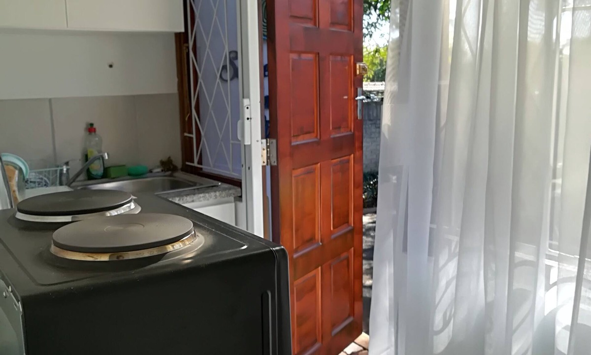 Durban North Cottage | Sacredsutine Garden Studio, Durban North