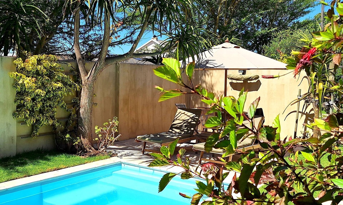 Bloubergstrand Cottage | SALTY BREEZE Boutique Retreat: Tranquille Garden Cottage - 700m to kite beach