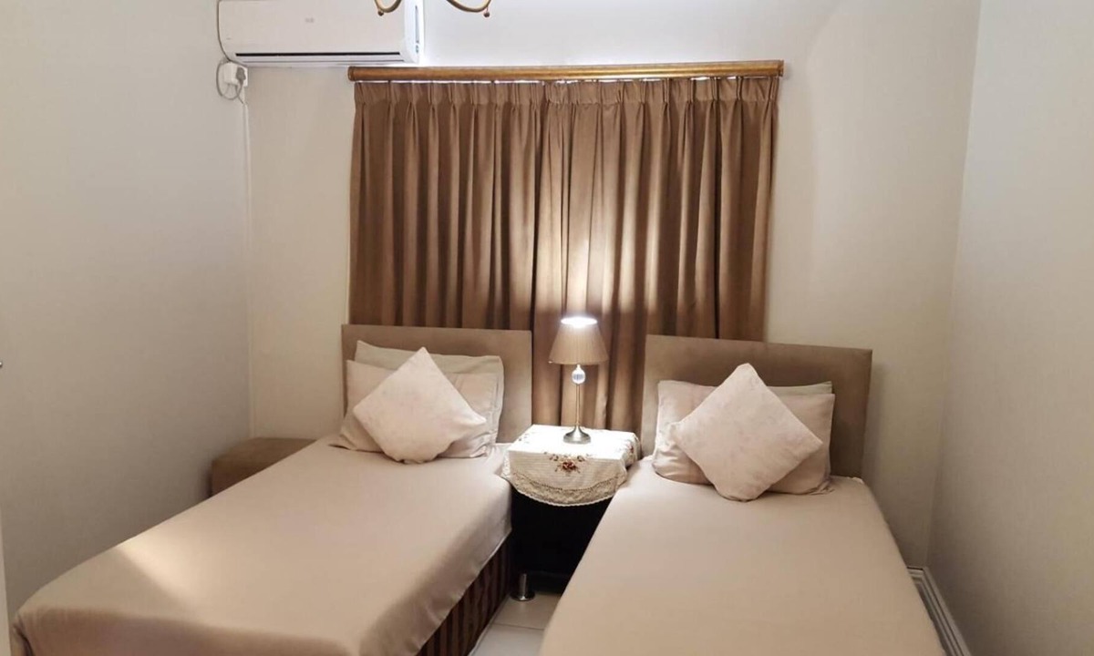 Rondebosch East Bed & Breakfast | Savoy Lodge - Standard Double room 4
