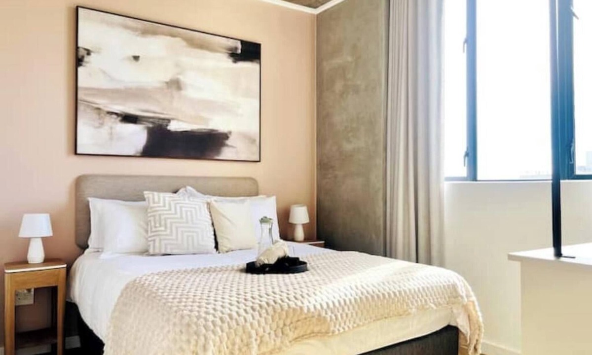 Sea Point Apartment | Sea Point Solace