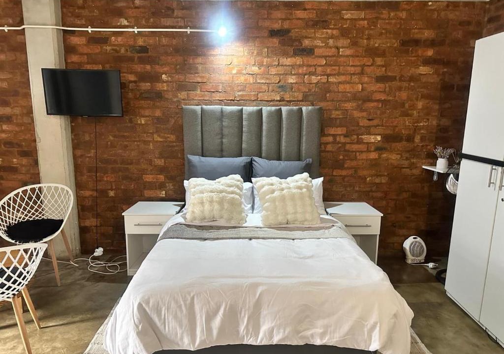 Downtown Johannesburg Apartment | Selah Stays l Craftsmanship Johannesburg