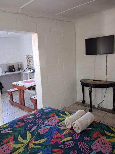 Sandbaai Apartment | Self Catering garden flat unit7 , Sandbaai