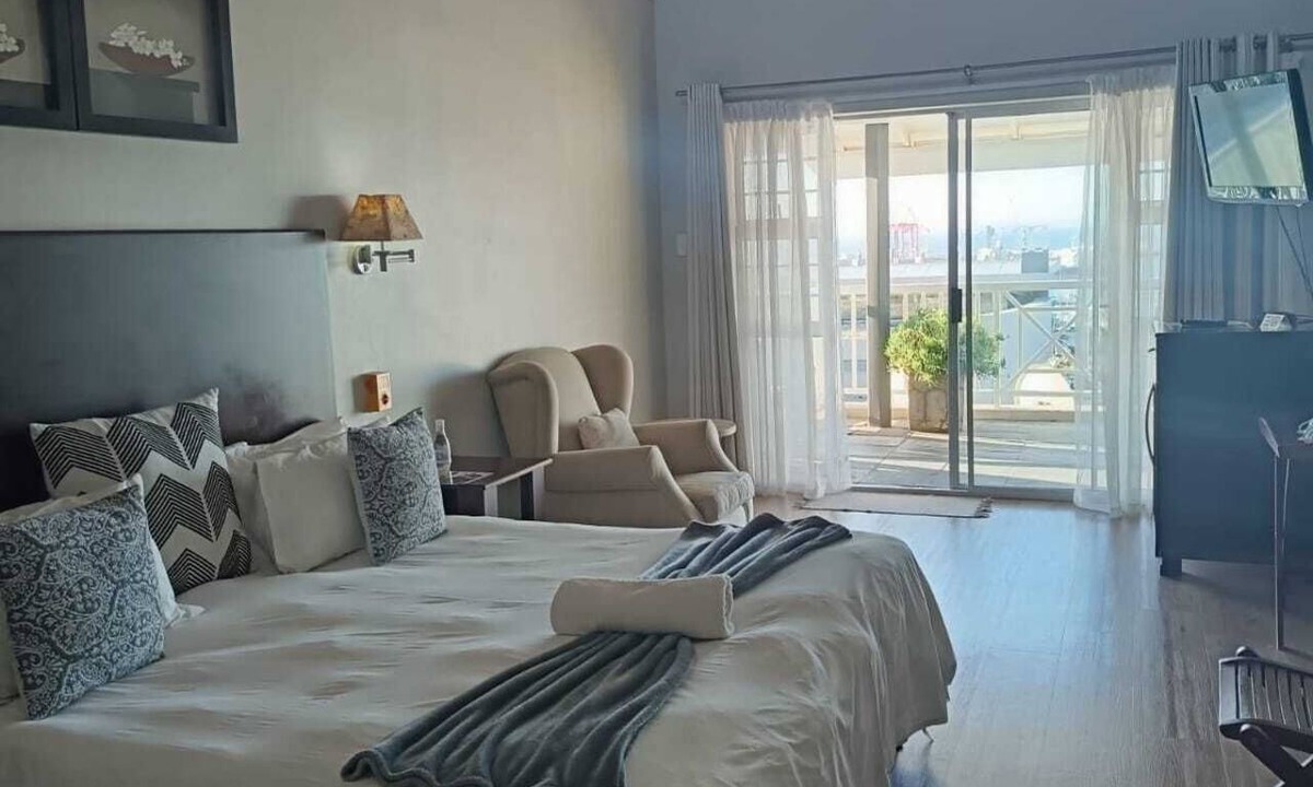 Humewood House | Sir Roys at the sea