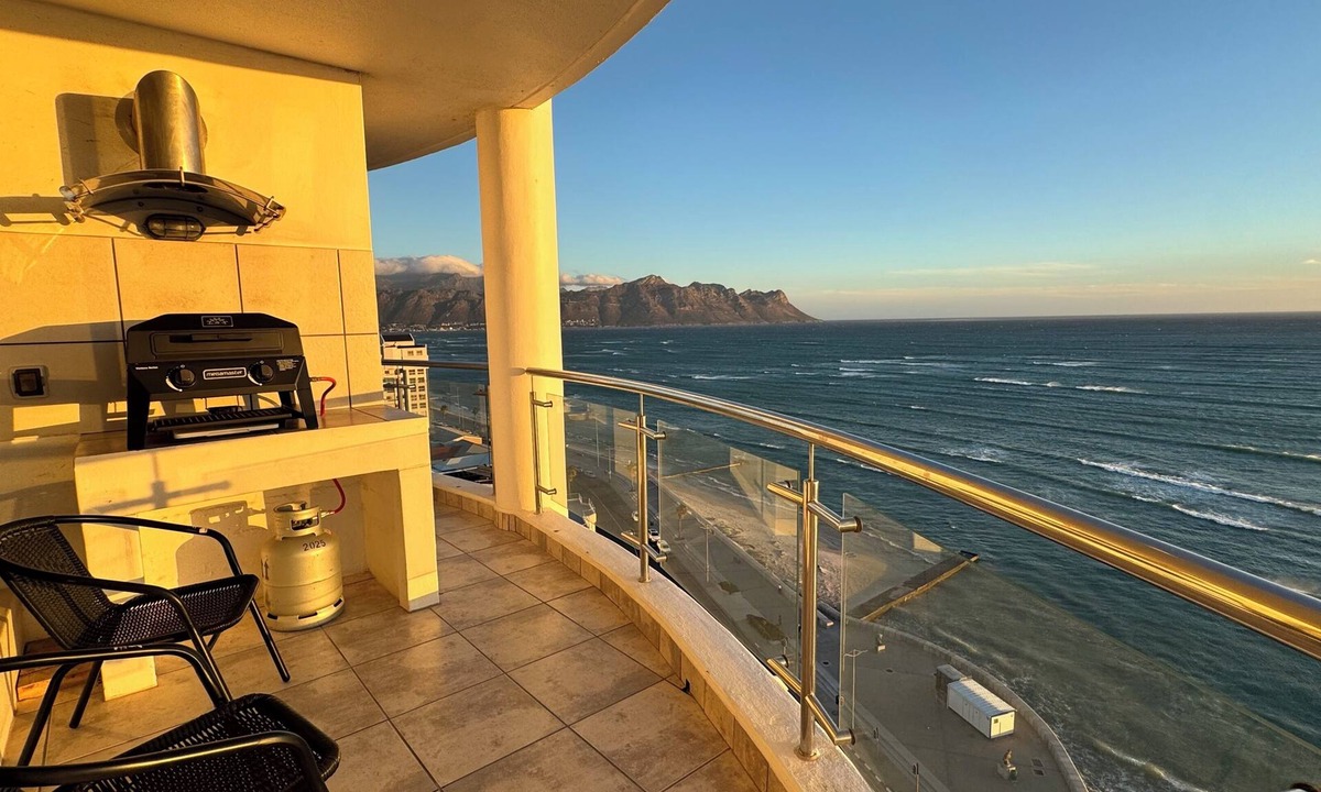 Strand Apartment | Sky Beachfront Escape, 180 degree ocean view, 15th floor