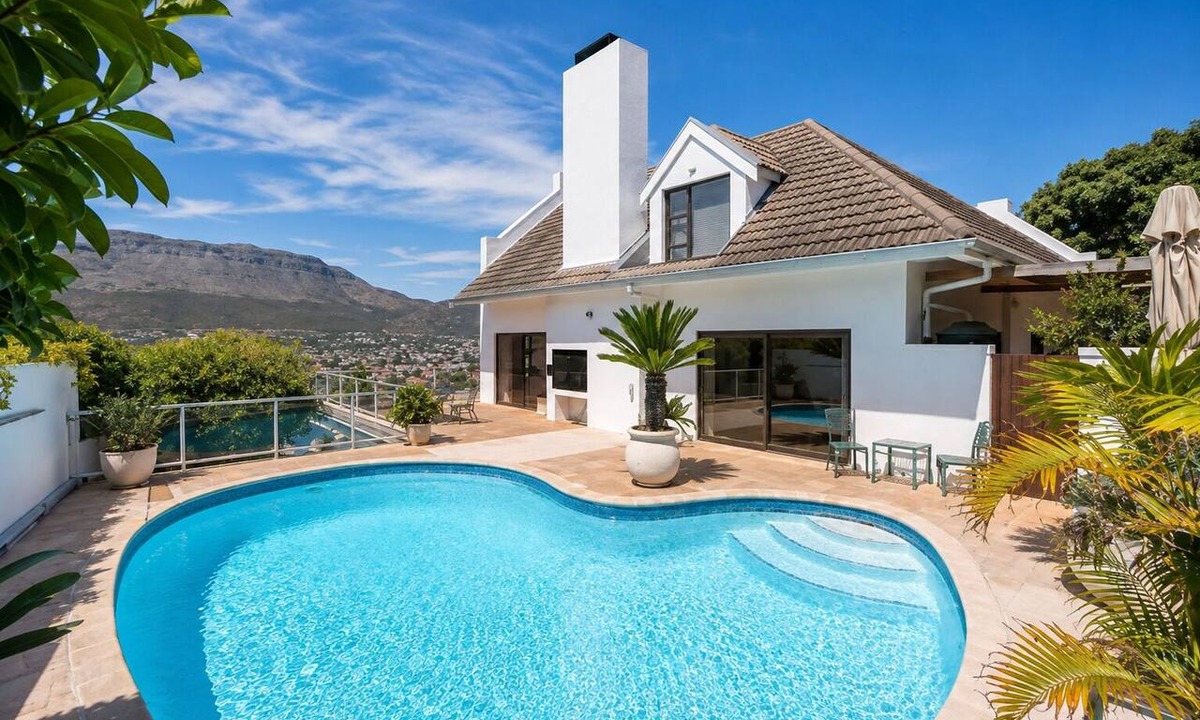 Fish Hoek House | Sky Nova Villa False Bay Mountain & Ocean Views