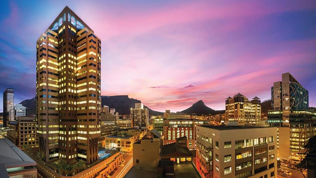 Cape Town City Centre Apartment | Skyline Apartment 2112 - In the heart of Cape Town