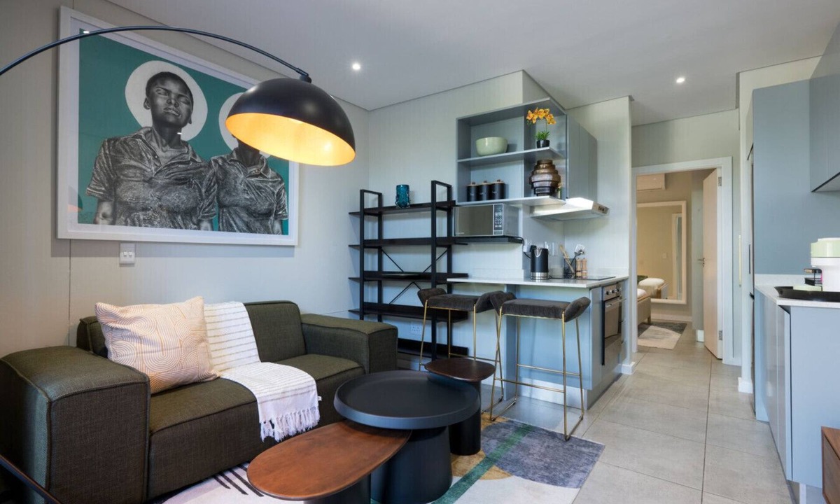 Windermere Apartment | Slick Garden Gem 300 on Florida RD