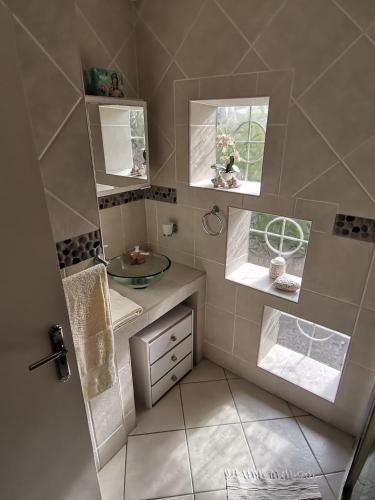 Somerset West Apartment | Somerset west Mountain road cottage