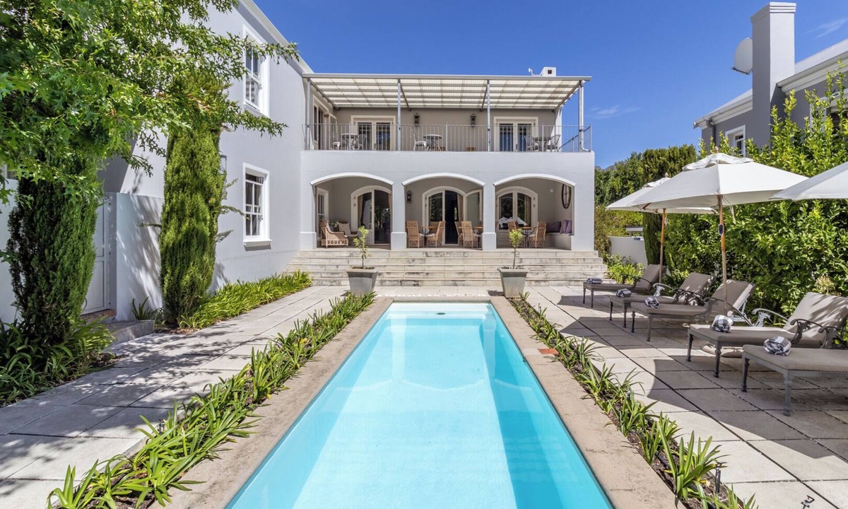 Franschhoek House | Spacious 5BR house in peaceful area in Franschhoek with pool/Braai & Mntain view