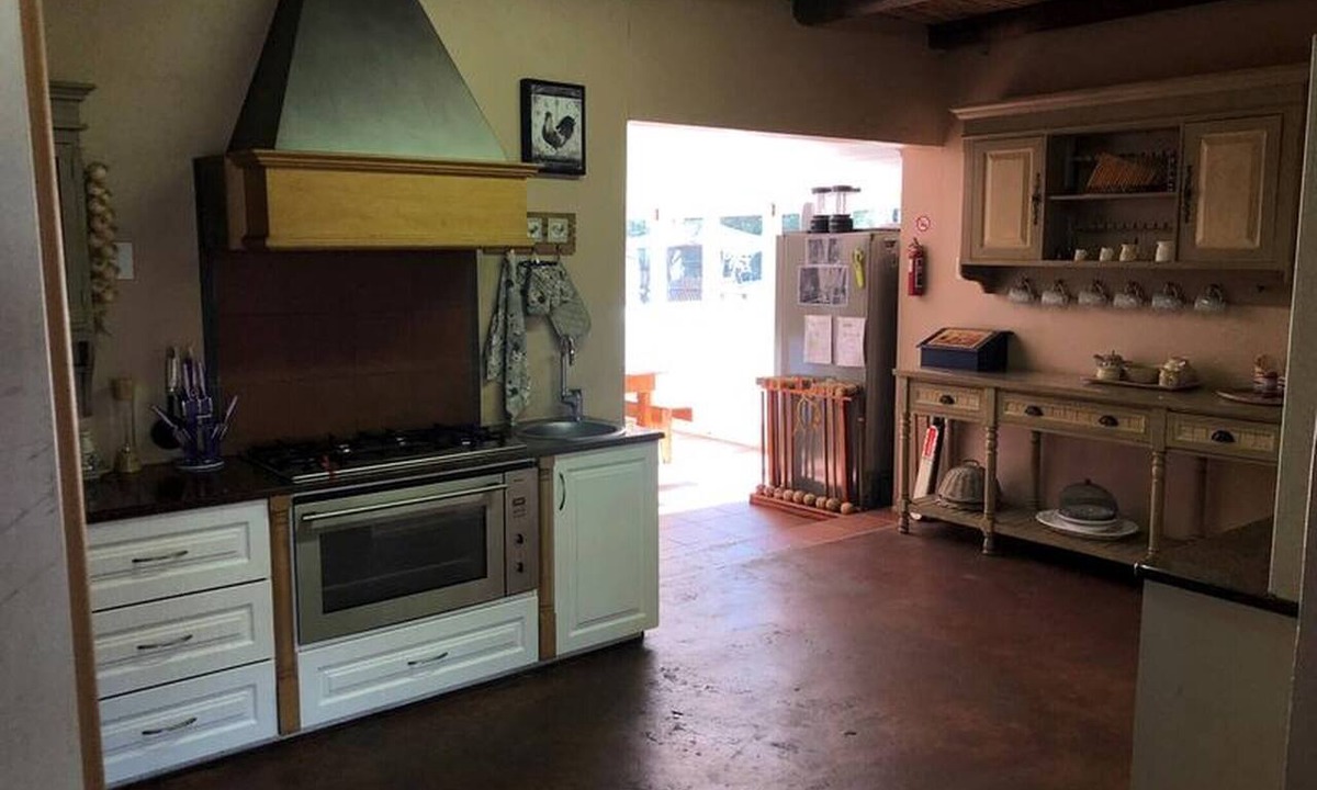 Ladismith House | Spacious Farmhouse Rental in Ladismith With Stunning Views