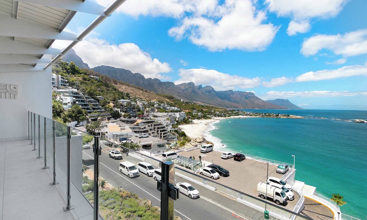 Clifton Apartment | Stunning Views, Short walk to Beach -Clifton Allure