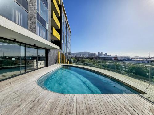 Cape Town City Centre Apartment | Stylish WEX1 Apartment with Mountain Views