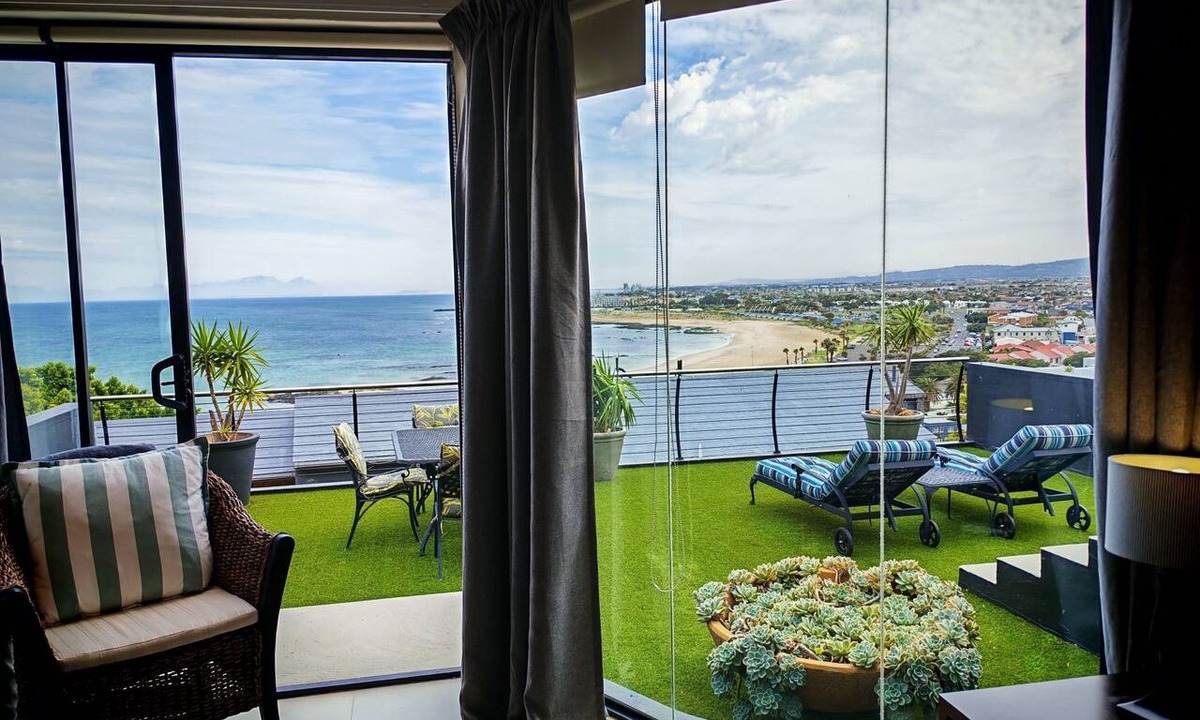 Mountainside Cottage | Sugar Beach - 1-bedroom cottage with AC and elevated Sea Views