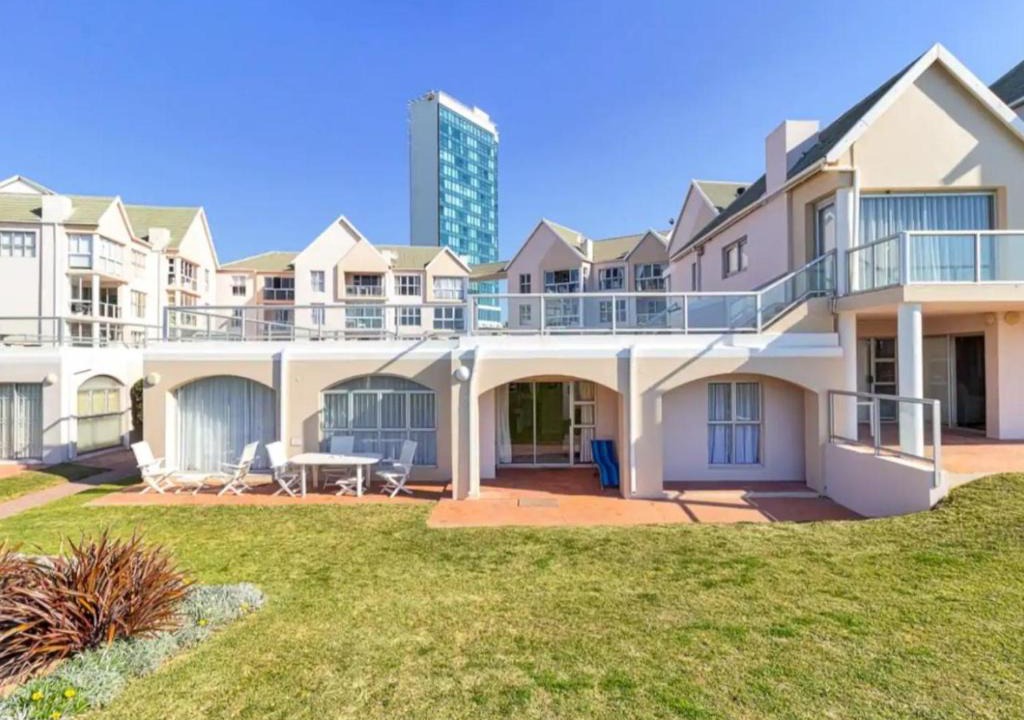 Pollok Beach Apartment | Summerseas Units