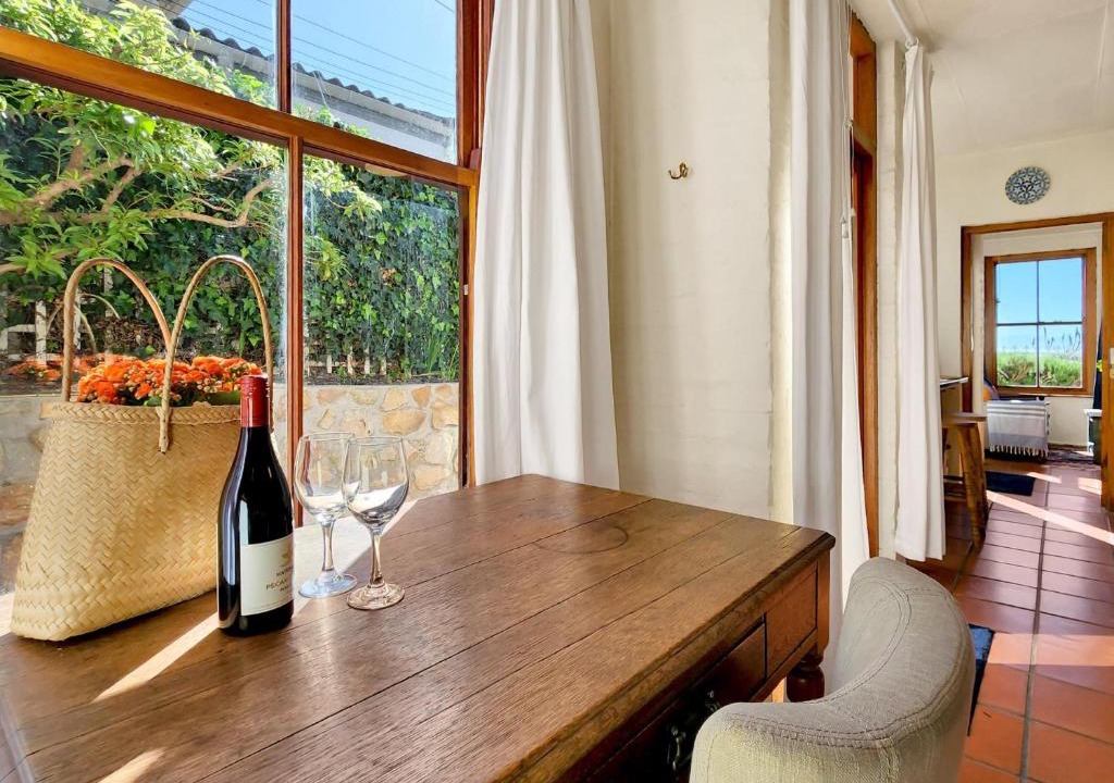 Kalk Bay Apartment | Sunny Kalk Bay Garden Cottage Walk to Harbour