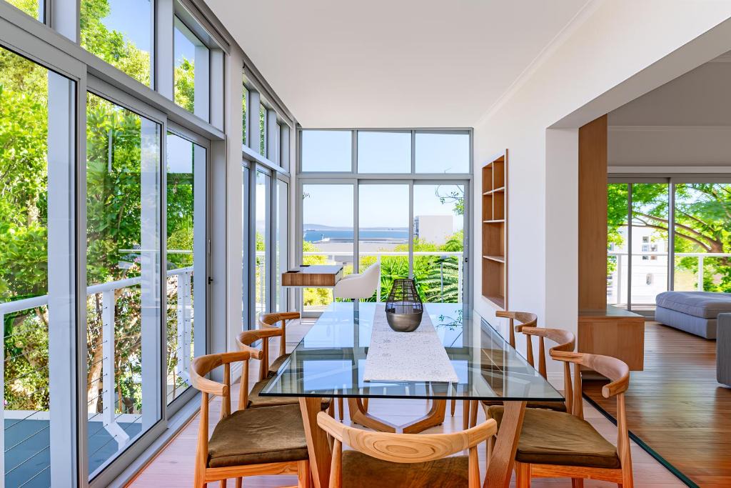 Green Point Apartment | The Atlantic Slope Table Mountain to Sea