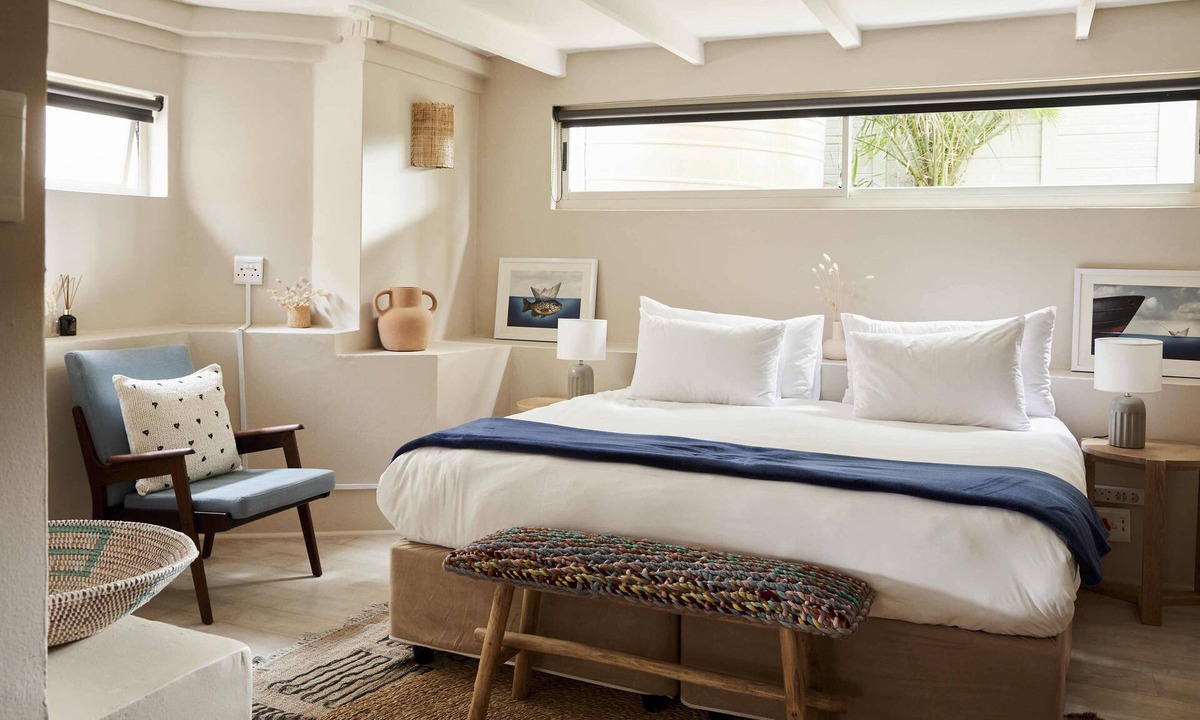 Green Point Hotel | THE BIG Luxury Backpackers